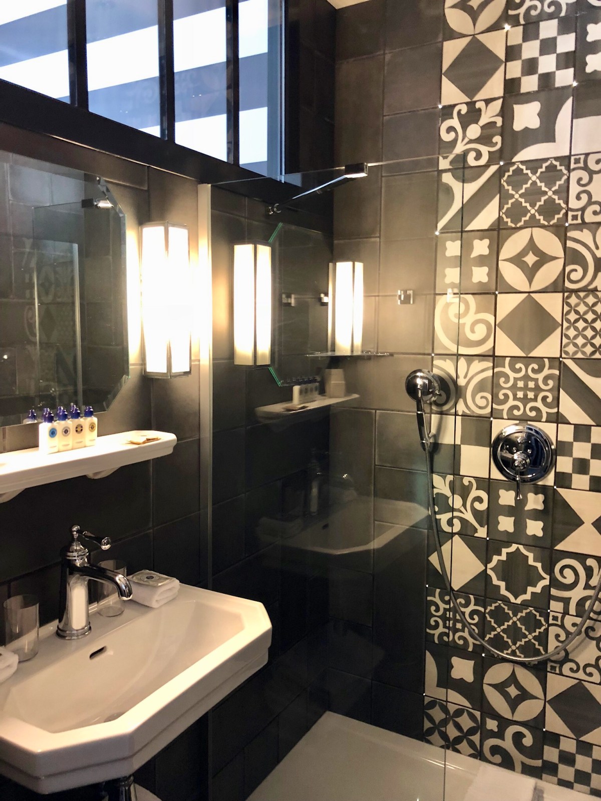 4C95630C-AA1D-4EAB-8A76-BA971174C998