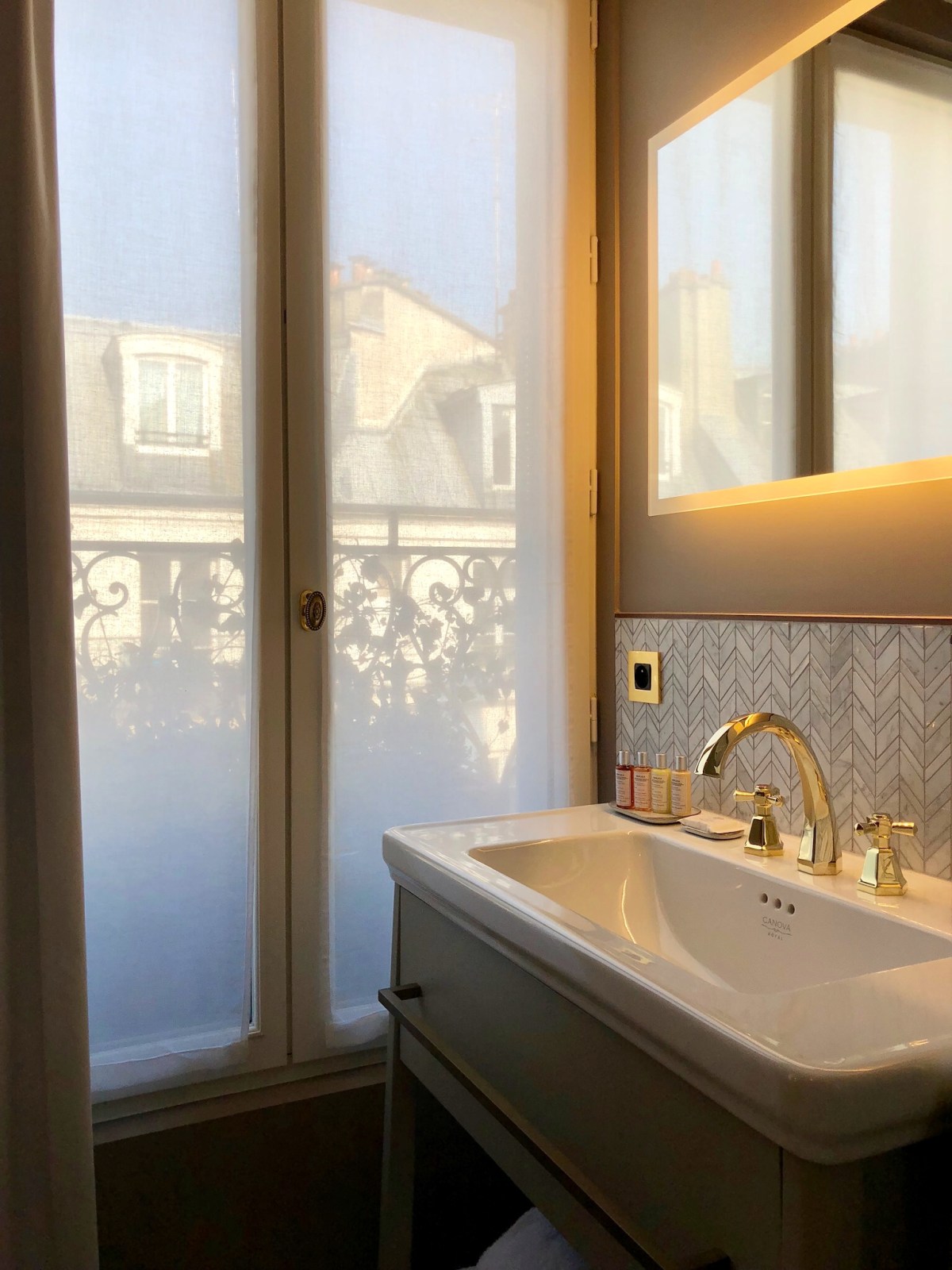 8EA2D1D1-CBB8-441D-BC00-62C5FA6A8338