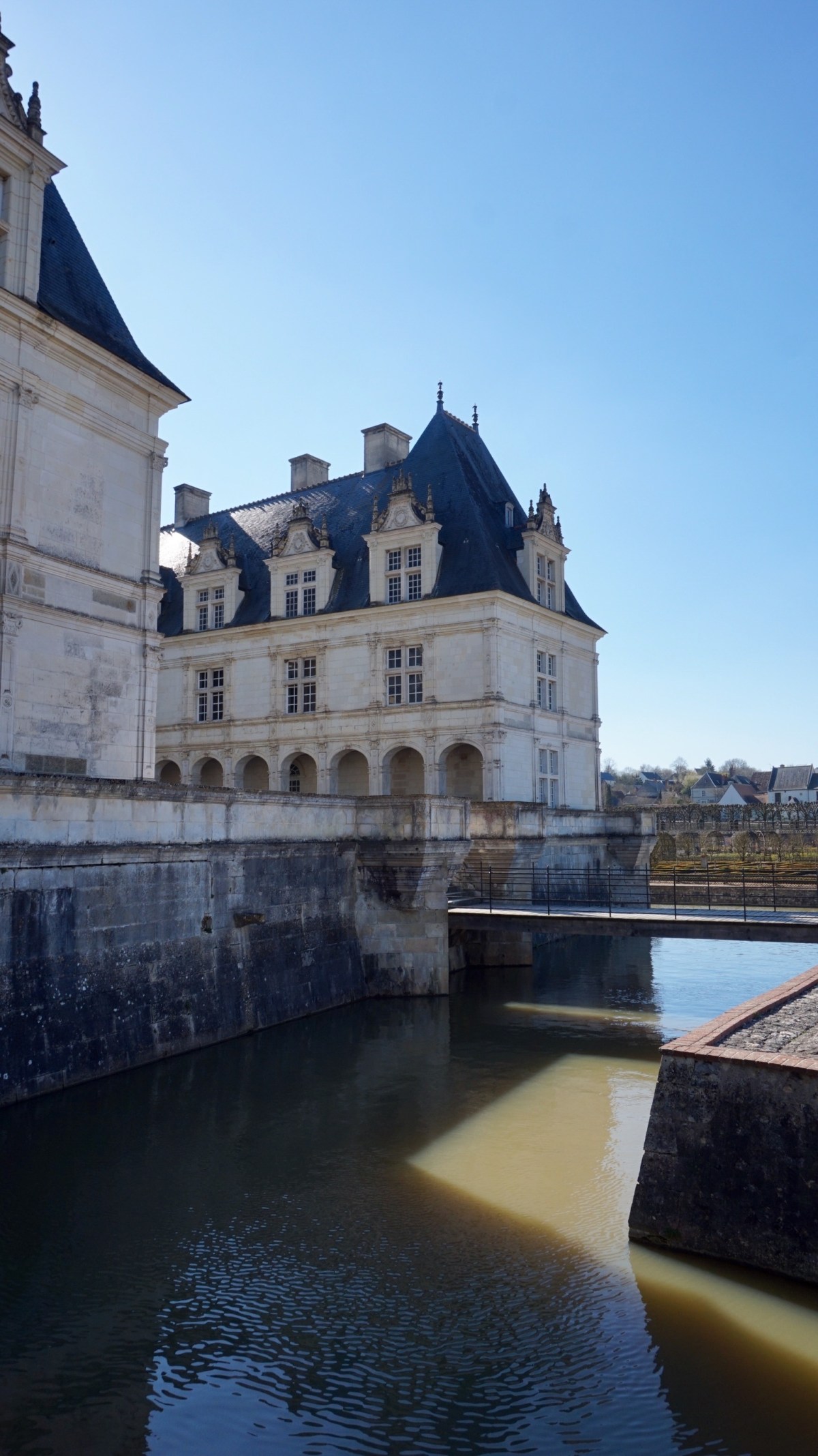 B810D7A2-F0D9-49E5-9603-6DE1F57EC26C